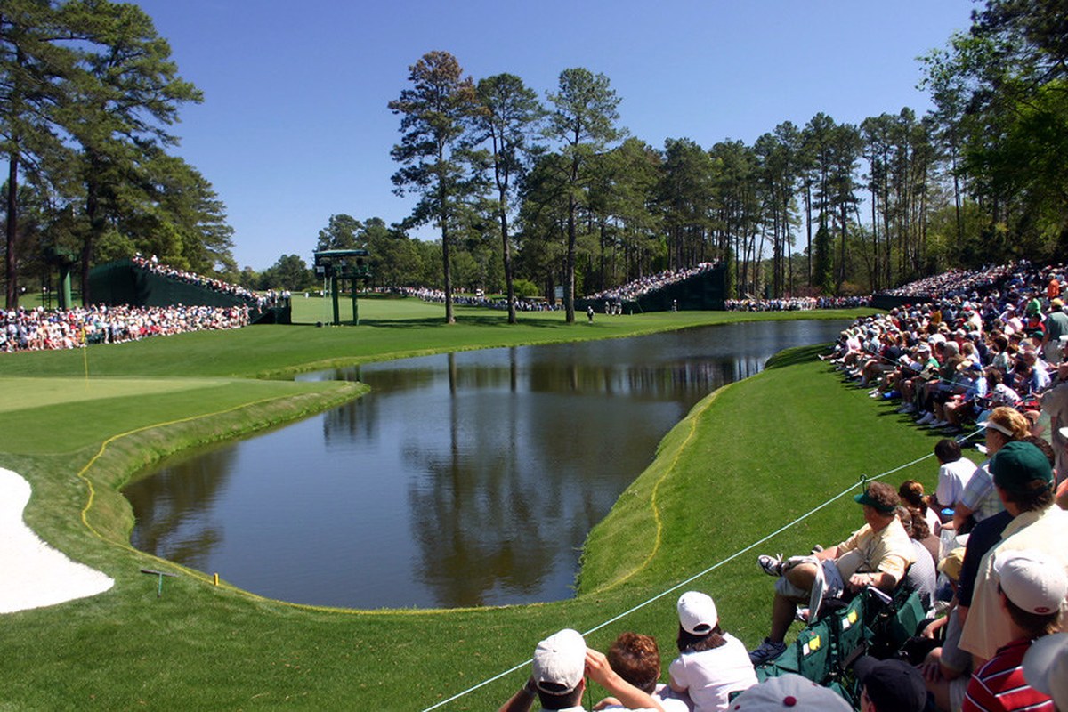 Historical view of hole 16 at Augusta National Golf Club, photographed in 2006