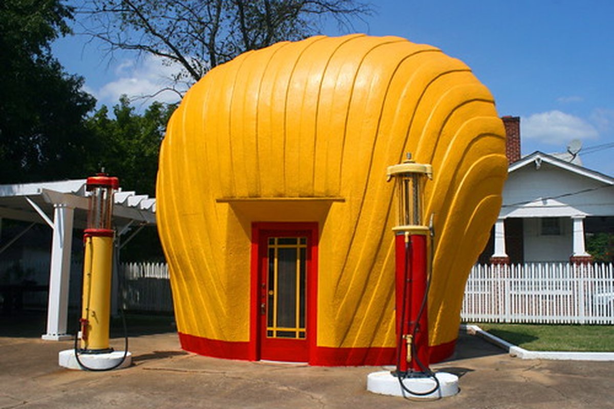 Gas Prices in the US in Jul 2026: How the Kalshi Market Is Pricing It - gas station pumps america (photo 1)