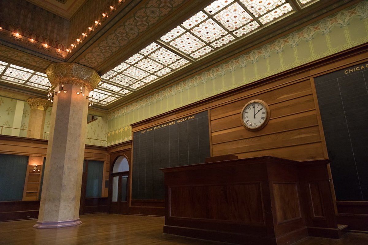 Hedging Your Stock Portfolio With Macro Kalshi Markets - chicago board trade building (photo 1)