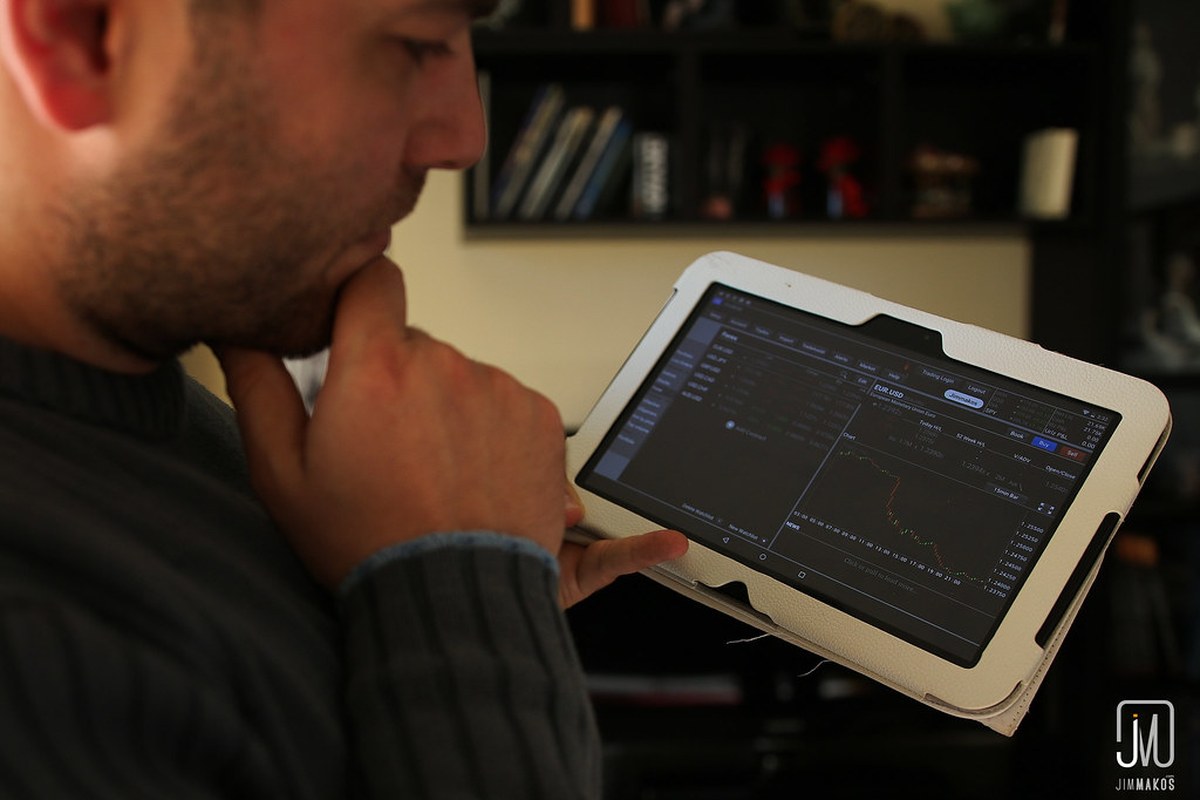 Kalshi Mobile App: Official iPhone and Android Links