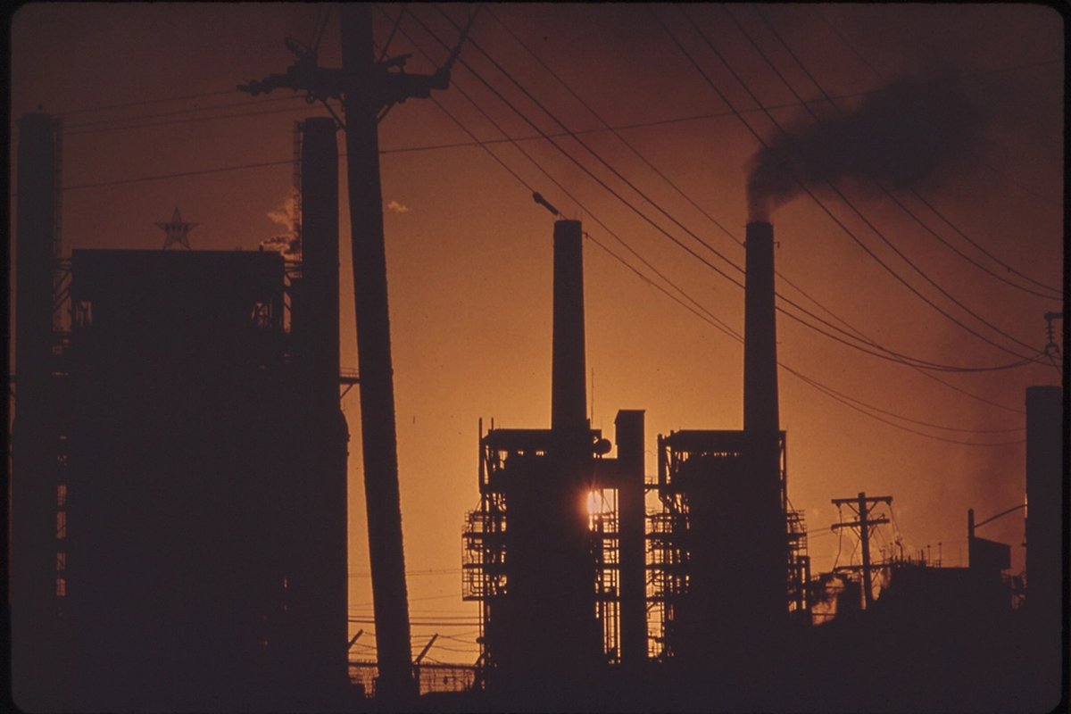 Oil Price Markets on Kalshi (WTI Settlement) - oil refinery sunset (photo 1)